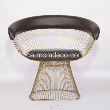 Replica de la cadira de menjador d’acer inoxidable de Warren Platner